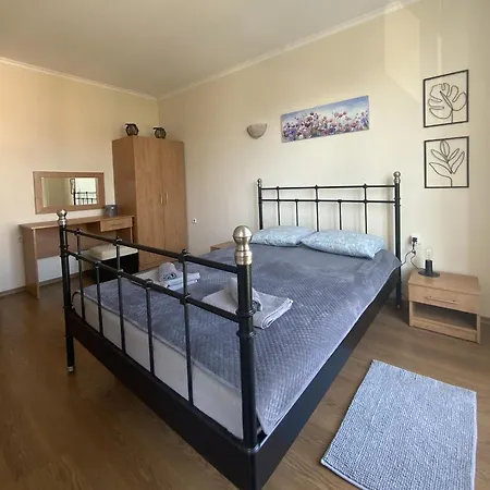 Royal Dreams Apartment *